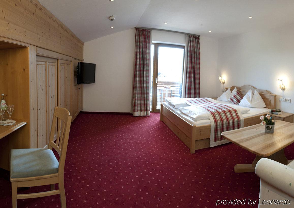 Landhotel Gockelwirt Eisenberg  Szoba fotó